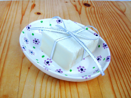 Mýdlenka keramická oválná - fialové kvítky