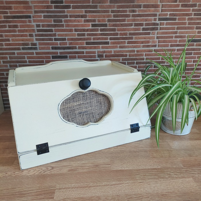 Retro chlebník s větrací mřížkou II