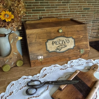 Chlebník rohový hnědý III